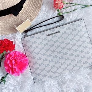 Michael Kors Clutch wristlet